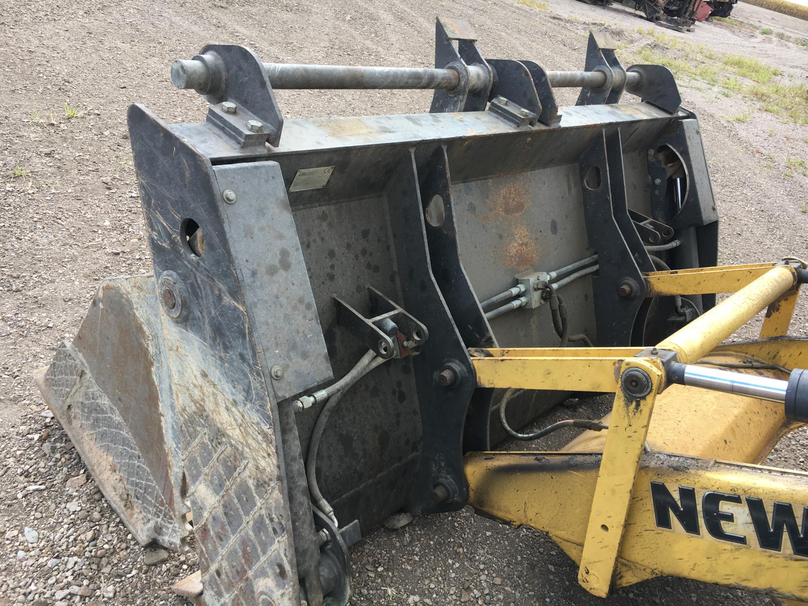 ./imagenes/INVOICE/2019/16188/RETROEXCAVADORA NEW HOLLAND_B110C (10).JPG